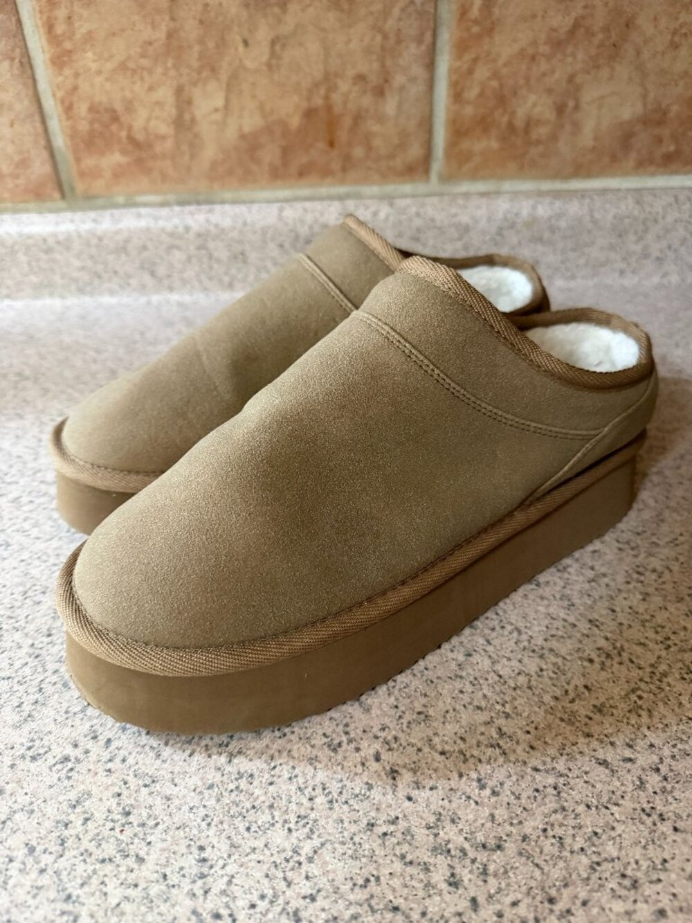 NWOT! American Eagle AE The Hangout Slip-On - Size 10